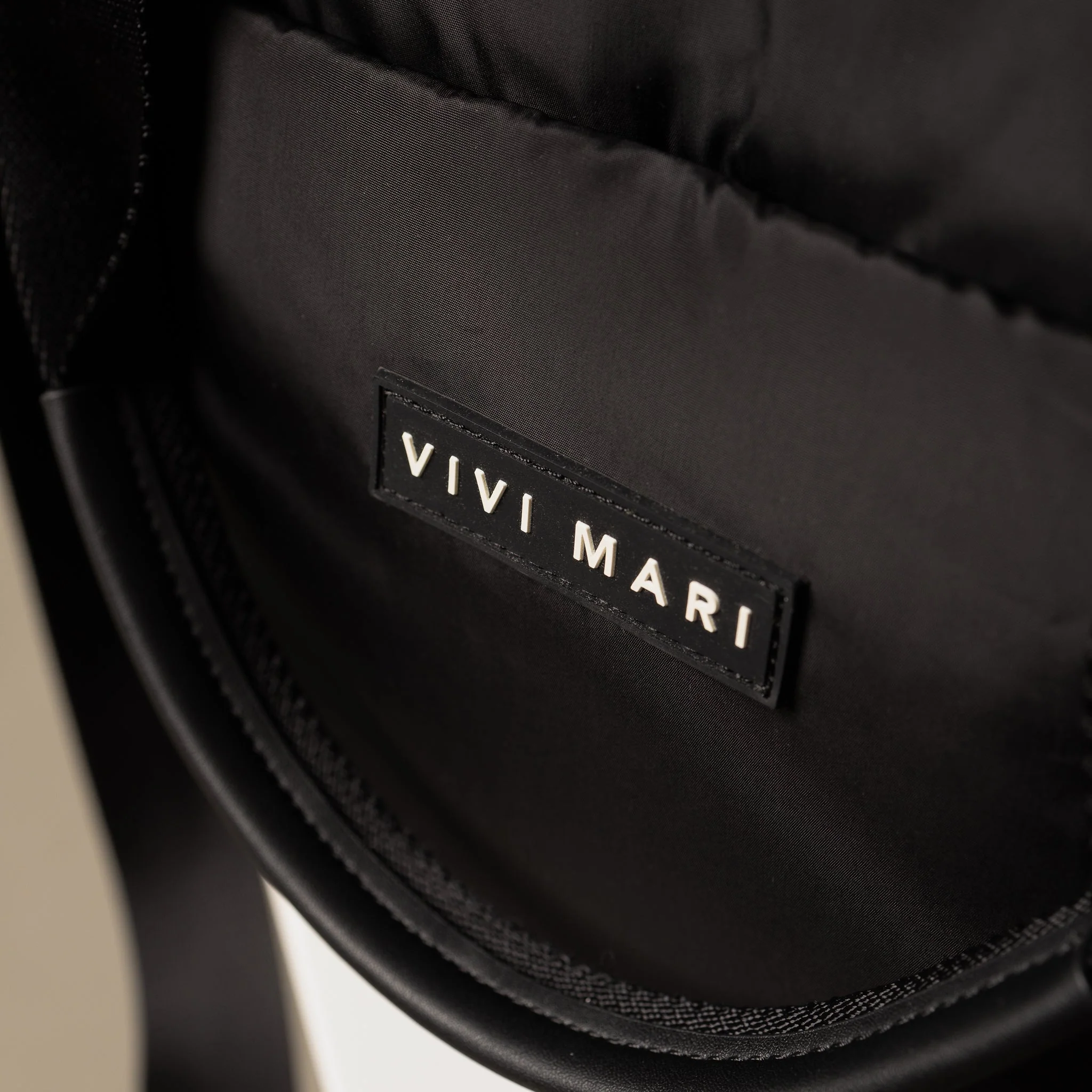 padded tote bag medium + strap basic woven slim - black - Image 11
