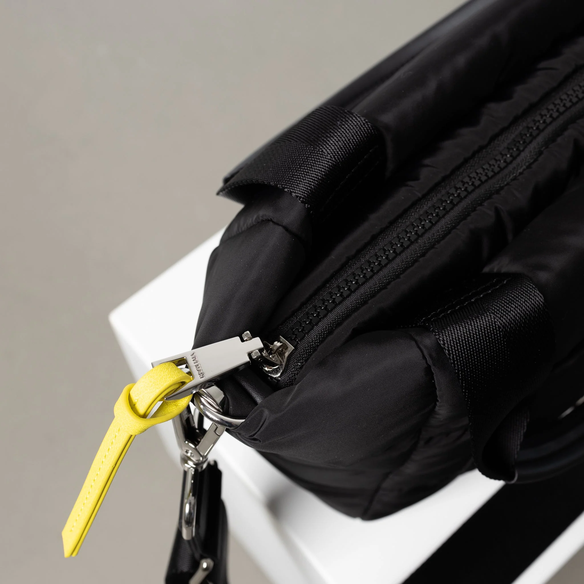 padded tote bag small + strap basic woven slim - black - Image 19
