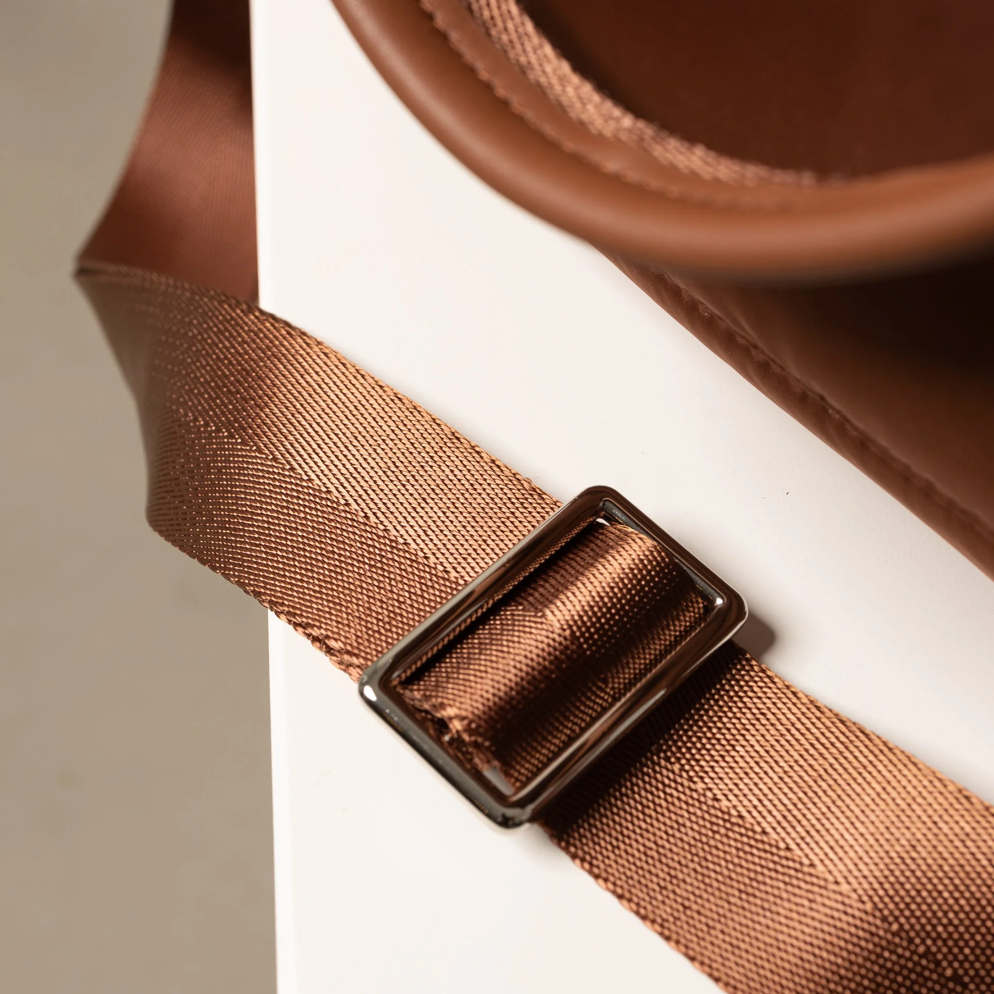 padded tote bag small + strap basic woven slim - tan - Image 14