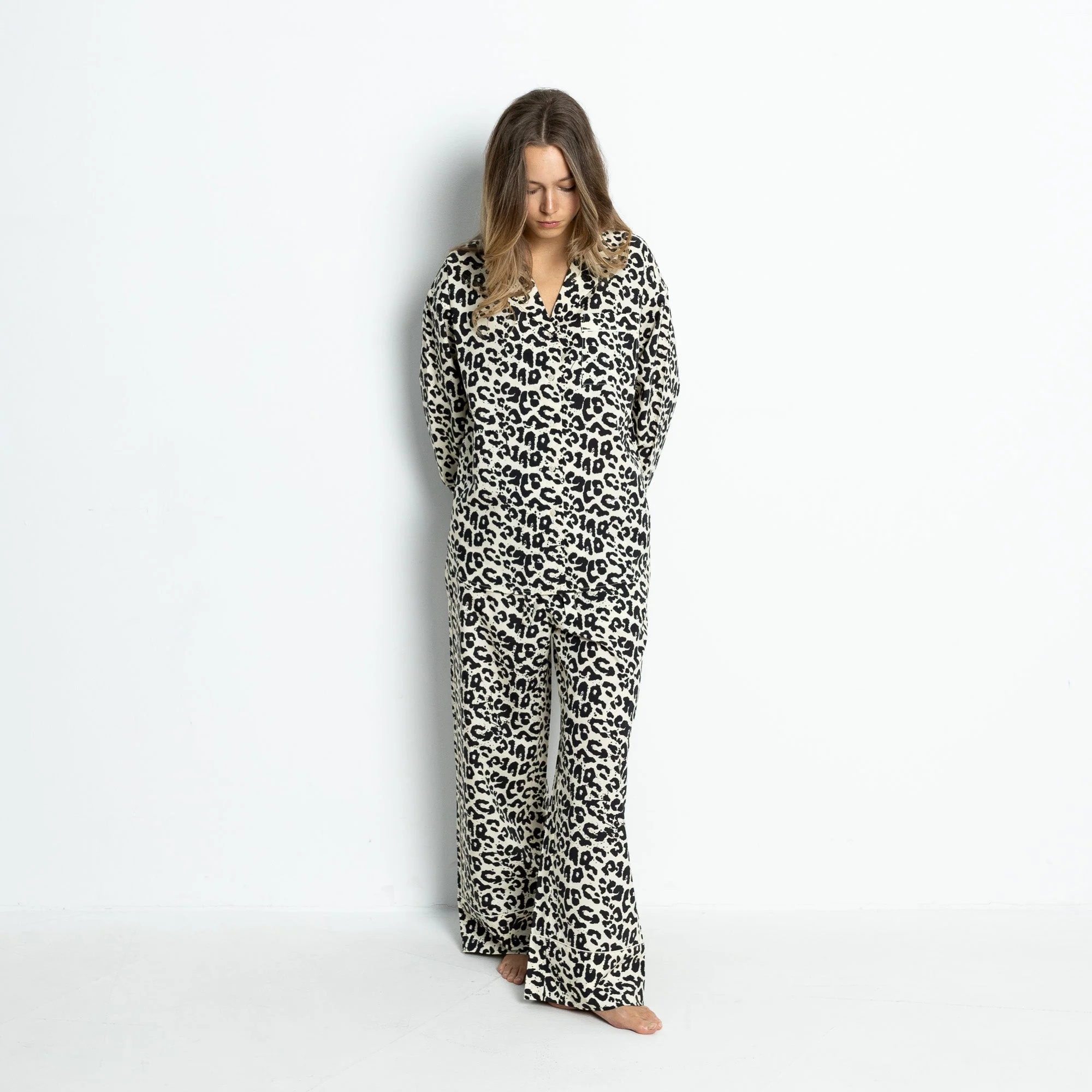 Pyjama Pants - leo splashes black/sand - Image 4